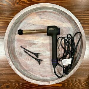 Hot Tools 1” Black Curl Bar Model
HTCURL1181 24K Gold Barrel